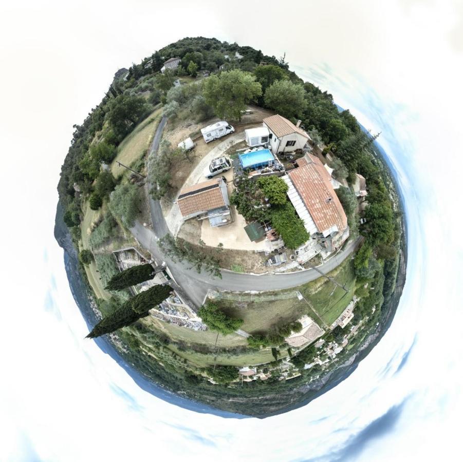 Hebergements Des Posas Sampzon Bagian luar foto