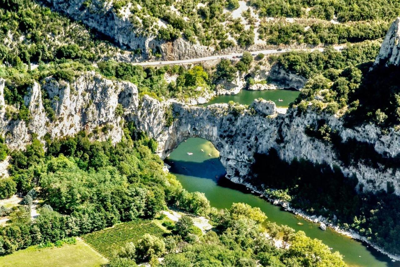 Hebergements Des Posas Sampzon Bagian luar foto