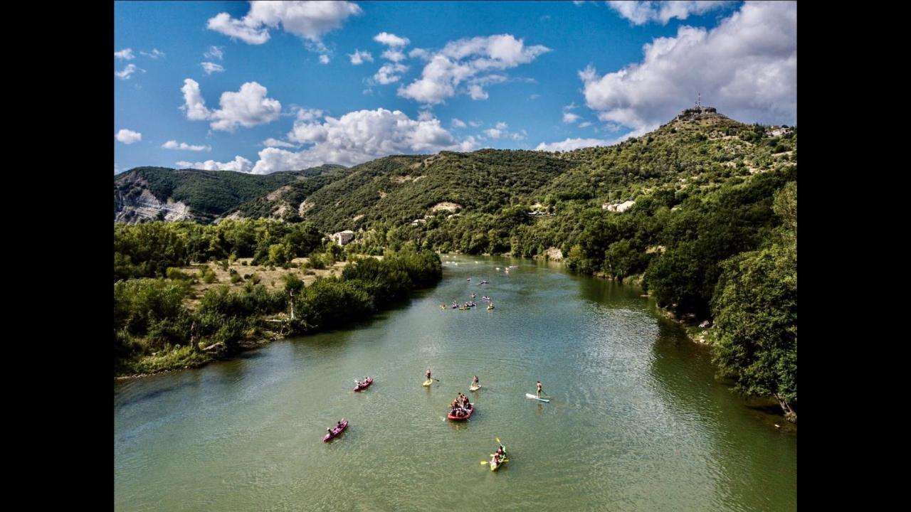 Hebergements Des Posas Sampzon Bagian luar foto